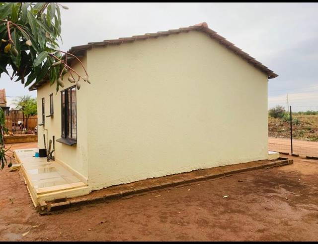 2 BEDROOM HOUSE FOR SALE IN SOSHANGUVE SOUTH